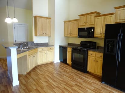 Kitchen 2.JPG